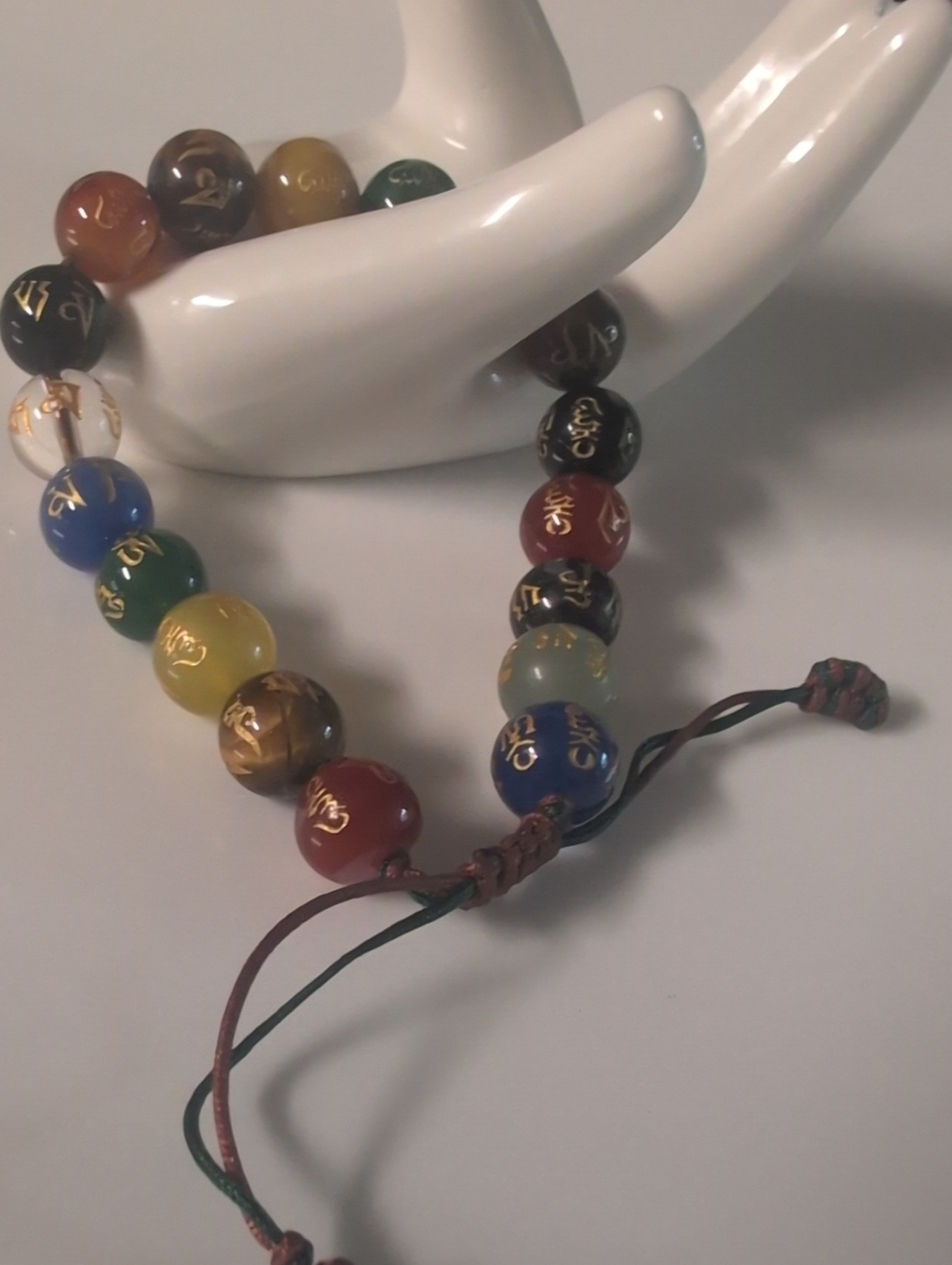 Natural Om Mani Padme Hum Engraved Ajustable Healing Braclet
